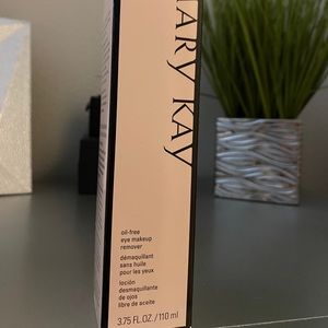 Oil free makeup remover